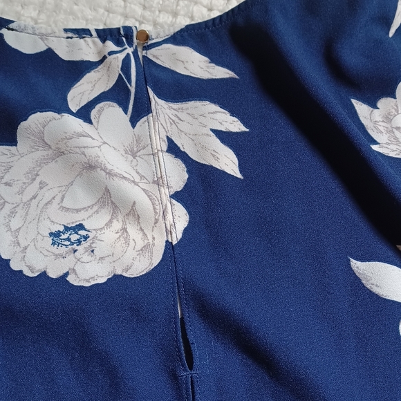 Dynamite navy bell sleeves detailed back silver button blouse top shirt XS rose - Picture 6 of 10